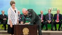  Presidenta Dilma Rousseff empossa o General-de-Divisão Marcos Antônio Amaro dos Santos, como Chefe da Casa Militar da Presidência da República, durante cerimônia de posse dos novos ministros. Brasília-DF, 05/10/2015