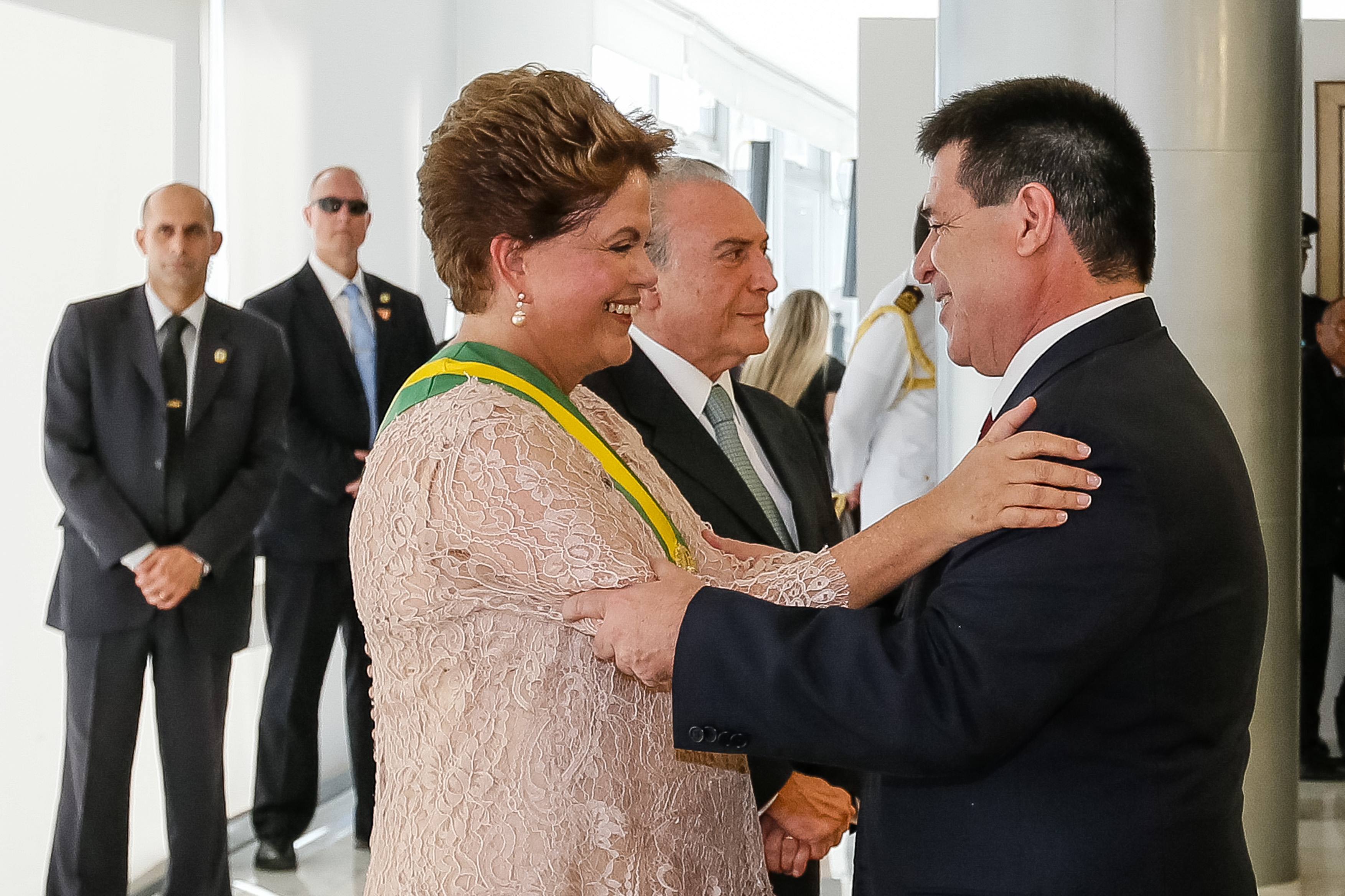 Presidenta Dilma Rousseff recebe cumprimentos do Presidente da República do Paraguai, Horacio Cartes durante cerimônia de posse do segundo mandato da Presidenta da República Dilma Rousseff e do Vice-Presidente da República Michel Temer. Brasília-DF, 01/01/2015
