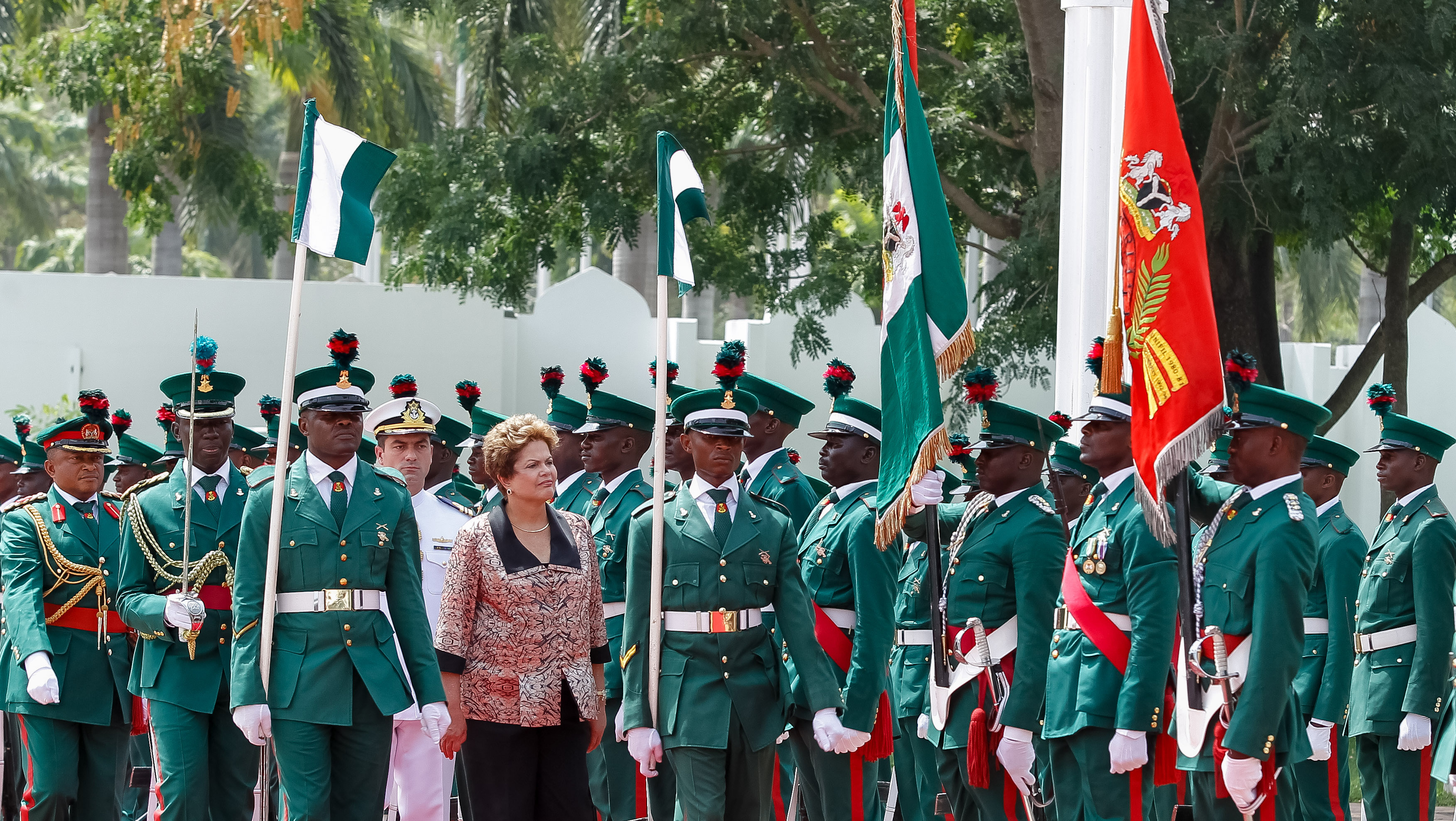 Presidenta Dilma Rousseff durante cerimônia oficial de chegada a Abuja. Abuja - Nigéria, 23/02/2013