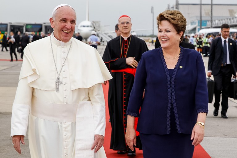 Presidenta Dilma Rousseff durante chegada de Sua Santidade o Papa Francisco na Base Aérea do Galeão. Rio de Janeiro - RJ, 22/07/2013