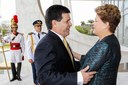 Presidenta Dilma Rousseff durante cerimônia oficial de chegada do presidente da República do Paraguai, Horacio Cartes. Brasília - DF, 30/09/2013
