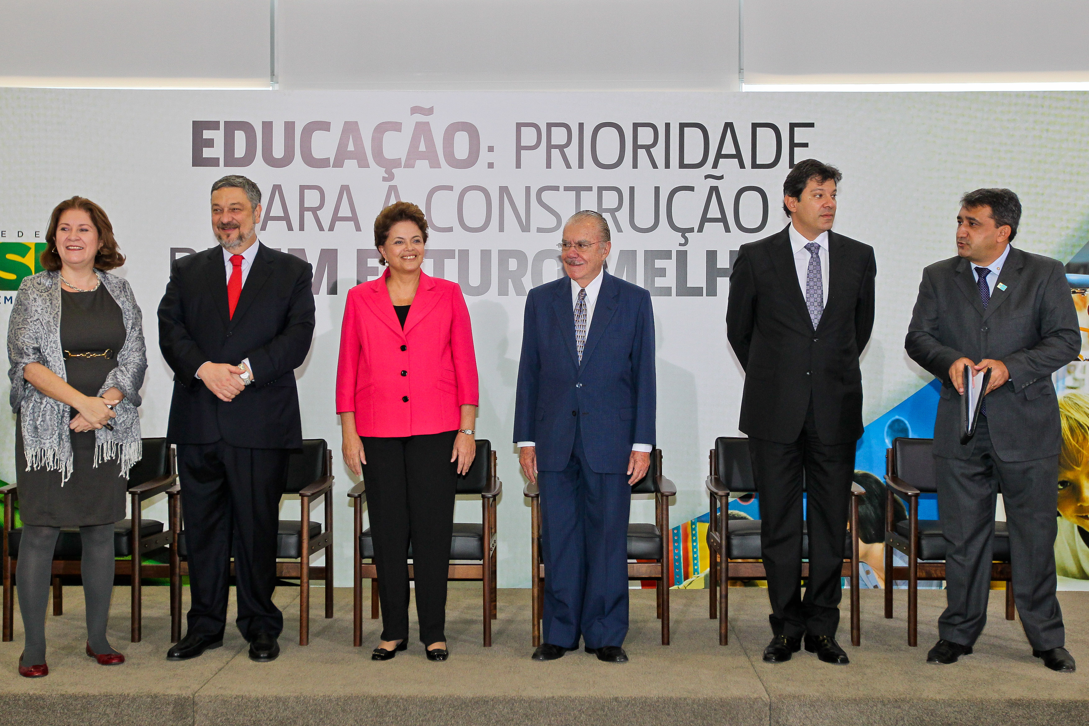 Presidenta Dilma Rousseff durante cerimônia de assinatura de termos de compromisso para construção de quadras esportivas escolares e unidades de educação infantil do PAC 2. Brasília-DF, 26/05/2011