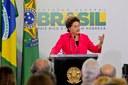 Presidenta Dilma Rousseff discursa na cerimônia de assinatura de termos de compromisso para construção de quadras esportivas e unidades de educação infantil e doação de bicicletas. Brasília-DF, 26/05/2011 
