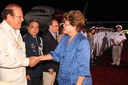 Presidenta Dilma Rousseff recebe cumprimentos na chegada à Colômbia. Cartagena-Colômbia, 13/04/2012