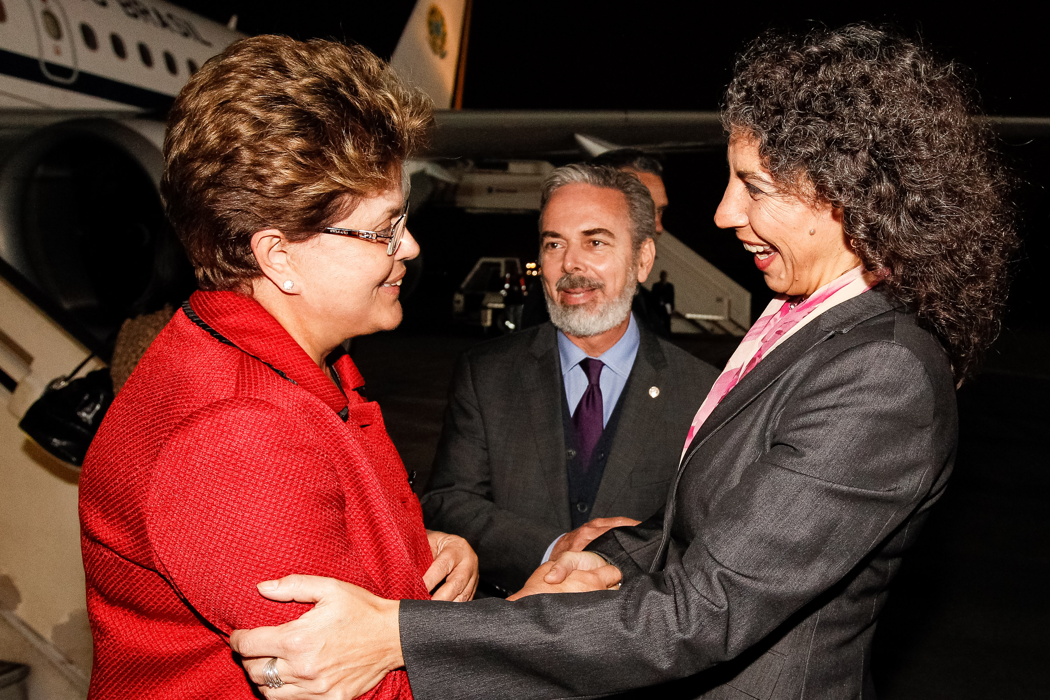 Presidenta Dilma Rousseff durante chegada a Lima. (Lima - Peru, 02/10/2012)