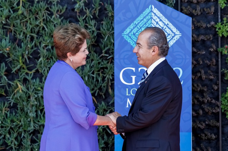 Presidenta Dilma Rousseff recebe cumprimento do Presidente do México Felipe Calderón ao chegar no Centro de Convenções para a reunião do G20. Los Cabos - México, 18/06/2012