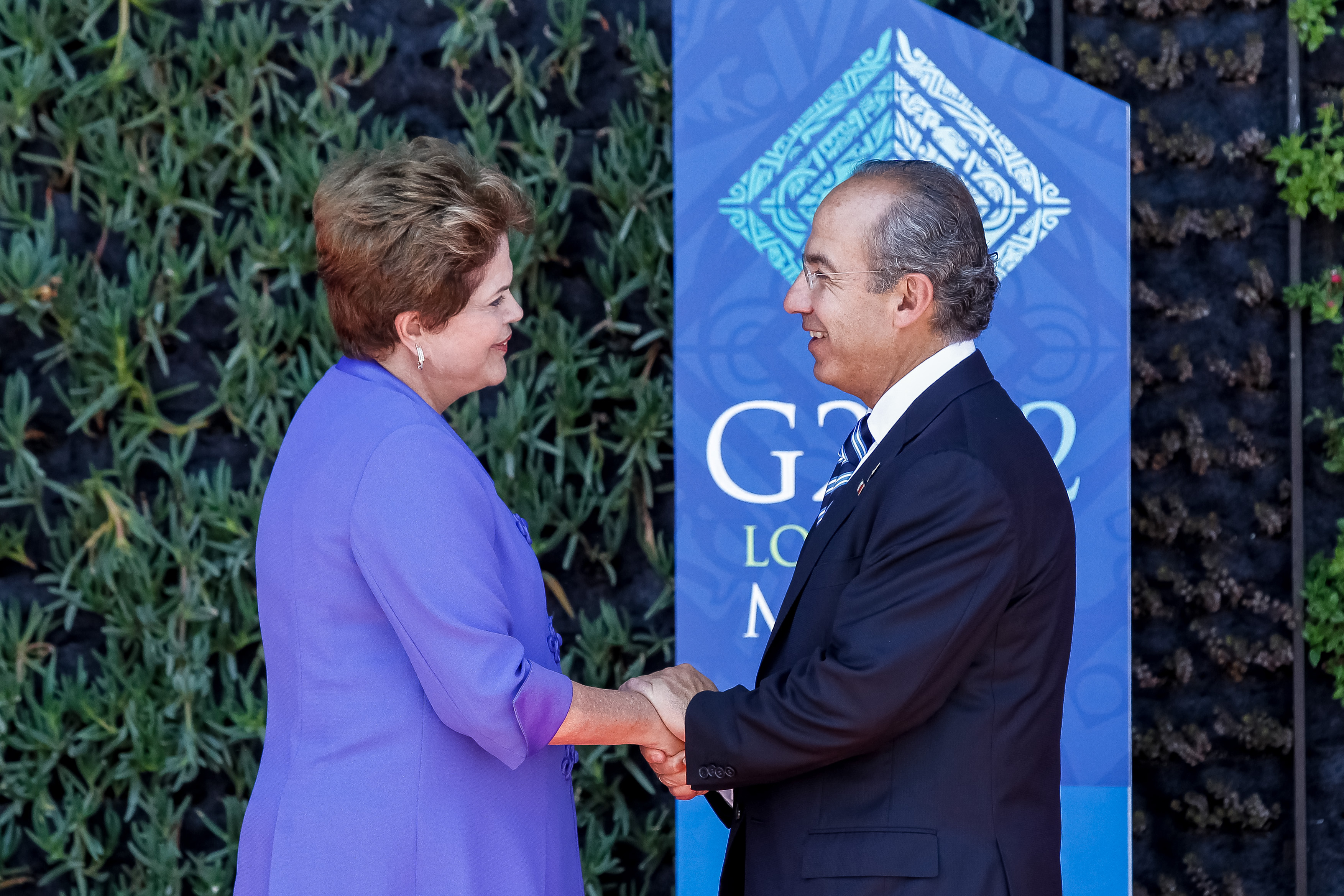 Presidenta Dilma Rousseff recebe cumprimento do Presidente do México Felipe Calderón ao chegar no Centro de Convenções para a reunião do G20. Los Cabos - México, 18/06/2012