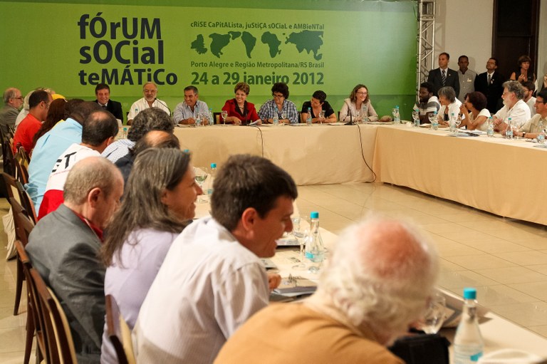 Presidenta Dilma Rousseff durante encontro com o Comitê Internacional do Fórum Social Mundial. Porto Alegre - RS, 26/01/2012