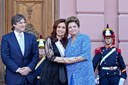  Presidenta Dilma Rousseff durante cumprimentos à Presidenta da Argentina, Cristina Kirchner, na Casa Rosada. Buenos Aires - Argentina, 10/12/2011