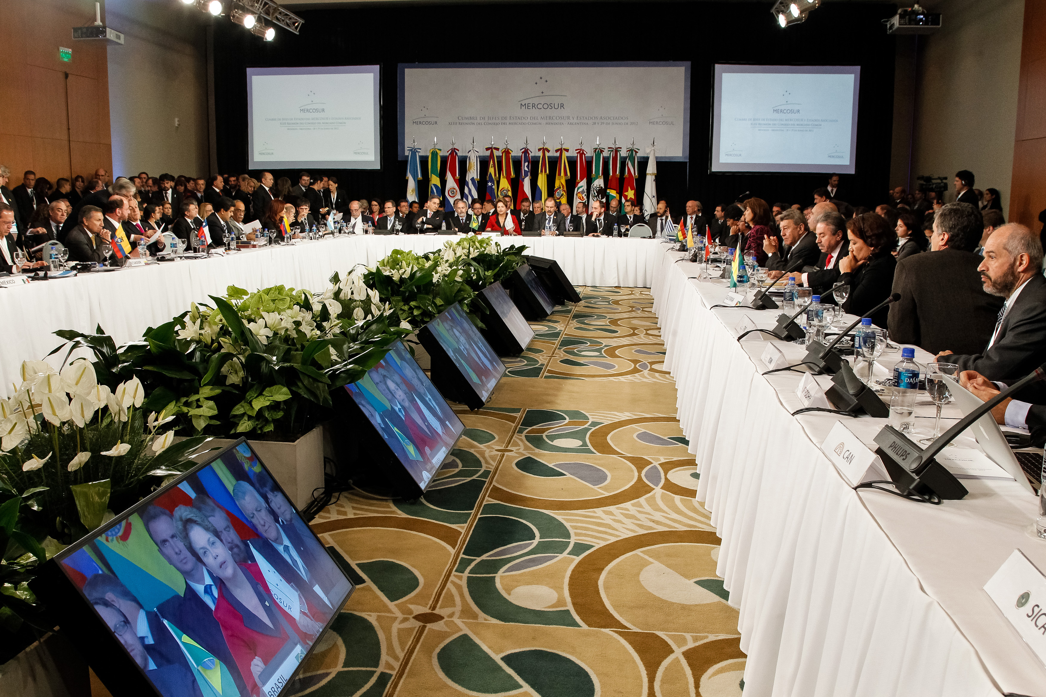 Presidenta Dilma Rousseff durante reunião da cúpula de chefes de estado do MERCOSUL e Estados Associados. Mendoza-ARG, 29/06/2012