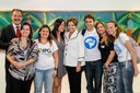 Presidenta Dilma Rousseff posa para foto após receber Daniel Iliescu Presidente da UNE e outras lideranças estudantis. Brasília - DF, 22/08/2012