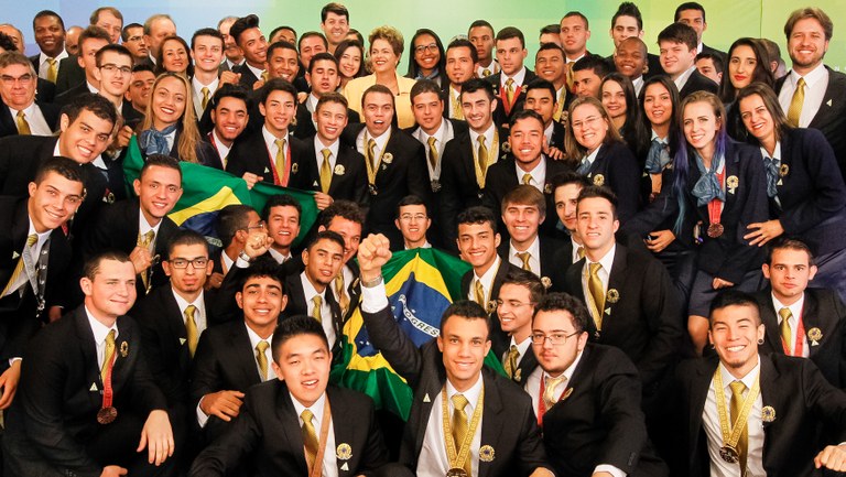  Presidenta Dilma Rousseff durante recepção à Delegação Brasileira de WorldSkills 2015 no Palácio do Planalto. Brasília-DF, 02/09/2015  