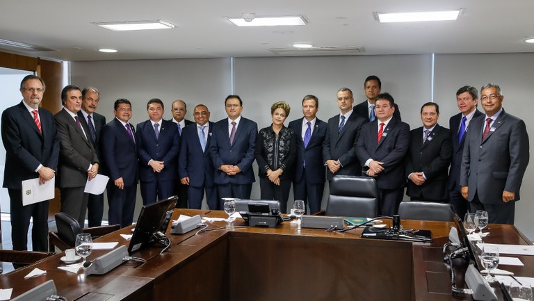 Presidenta Dilma Rousseff recebe Marcus Vinícius Furtado Coêlho, Presidente Nacional da Ordem dos Advogados do Brasil e representantes estaduais da OAB. Brasília-DF, 17/03/2015