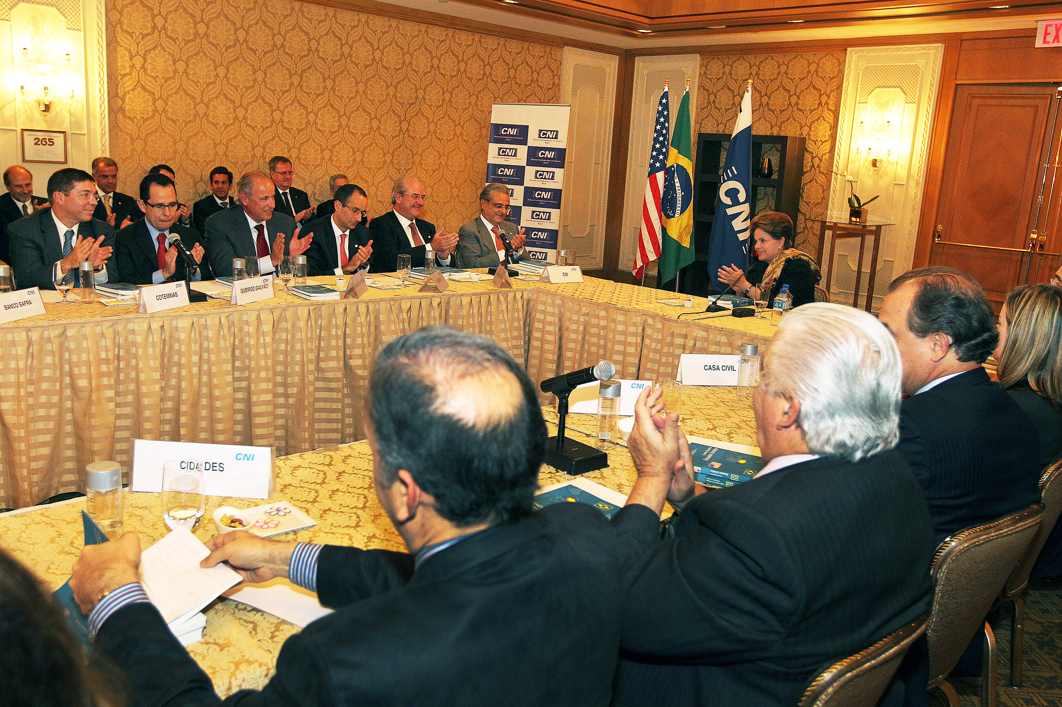 Presidenta Dilma Rousseff durante encontro com presidentes de empresas brasileiras. Washington-EUA, 08/04/2012