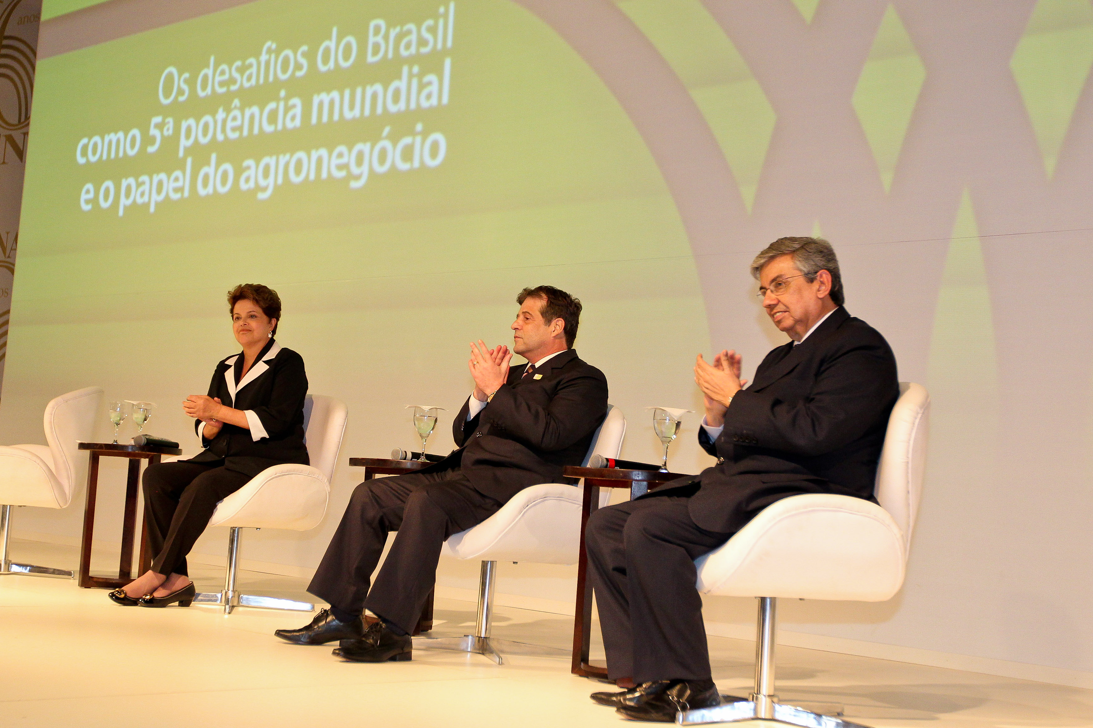 Presidenta Dilma Rousseff durante encerramento do seminário “Os desafios do Brasil como 5ª potência mundial e o papel do agronegócio”. Brasília-DF, 23/11/2011
