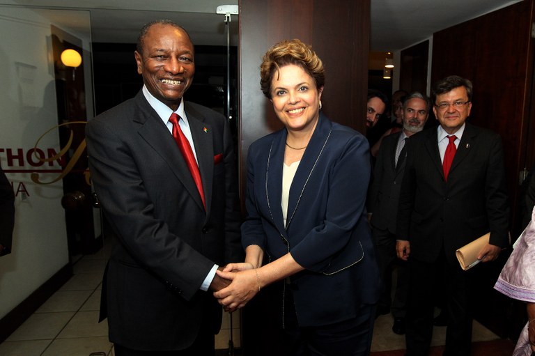 Presidenta Dilma Rousseff e o Senhor Alpha Condé Presidente da República da Guiné, durante reunião bilateral em Salvador. Salvador-BA, 18/11/2011 