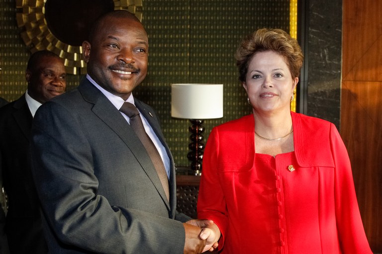 Presidenta Dilma Rousseff durante reunião bilateral com Sr. Pierre Nkurunziza, Presidente do Burúndi, na III Cúpula América do Sul - África. Malabo, Guiné Equatorial 22/02/2013