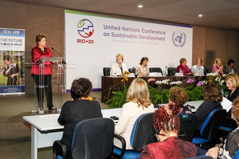 Presidenta Dilma Rousseff discursa durante Fórum de mulheres líderes sobre igualdade de gênero e empoderamento das mulheres no desenvolvimento sustentável. Rio de Janeiro - RJ, 21/06/2012