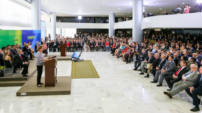  Presidenta Dilma Rousseff durante encontro com Juristas pela Legalidade e em Defesa da Democracia. Brasília-DF, 22/03/2016  