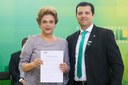 Presidenta Dilma Rousseff recebe manifesto do Doutor Lúcio Ferreira Guedes durante encontro com Juristas pela Legalidade e em Defesa da Democracia. Brasília-DF, 22/03/2016