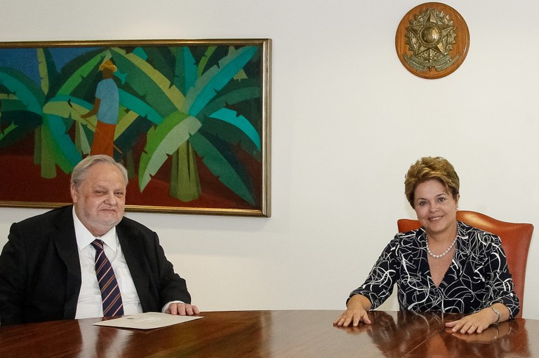 Presidenta Dilma Rousseff durante encontro com o vice-presidente do Superior Tribunal de Justiça, Ministro Felix Fischer, no Palácio do Planalto. Brasília - DF, 02/08/2012