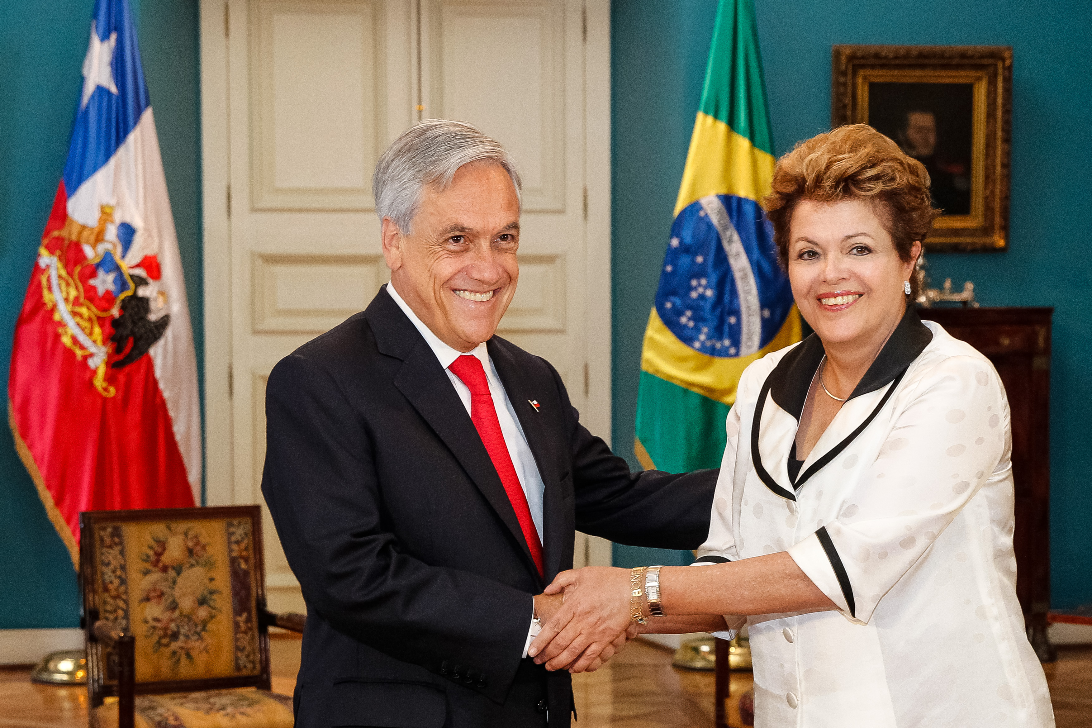 Presidenta Dilma Rousseff e o Presidente da República do Chile, Sebastián Piñera durante foto oficial no Palácio La Moneda. Santiago - Chile, 26/01/2013