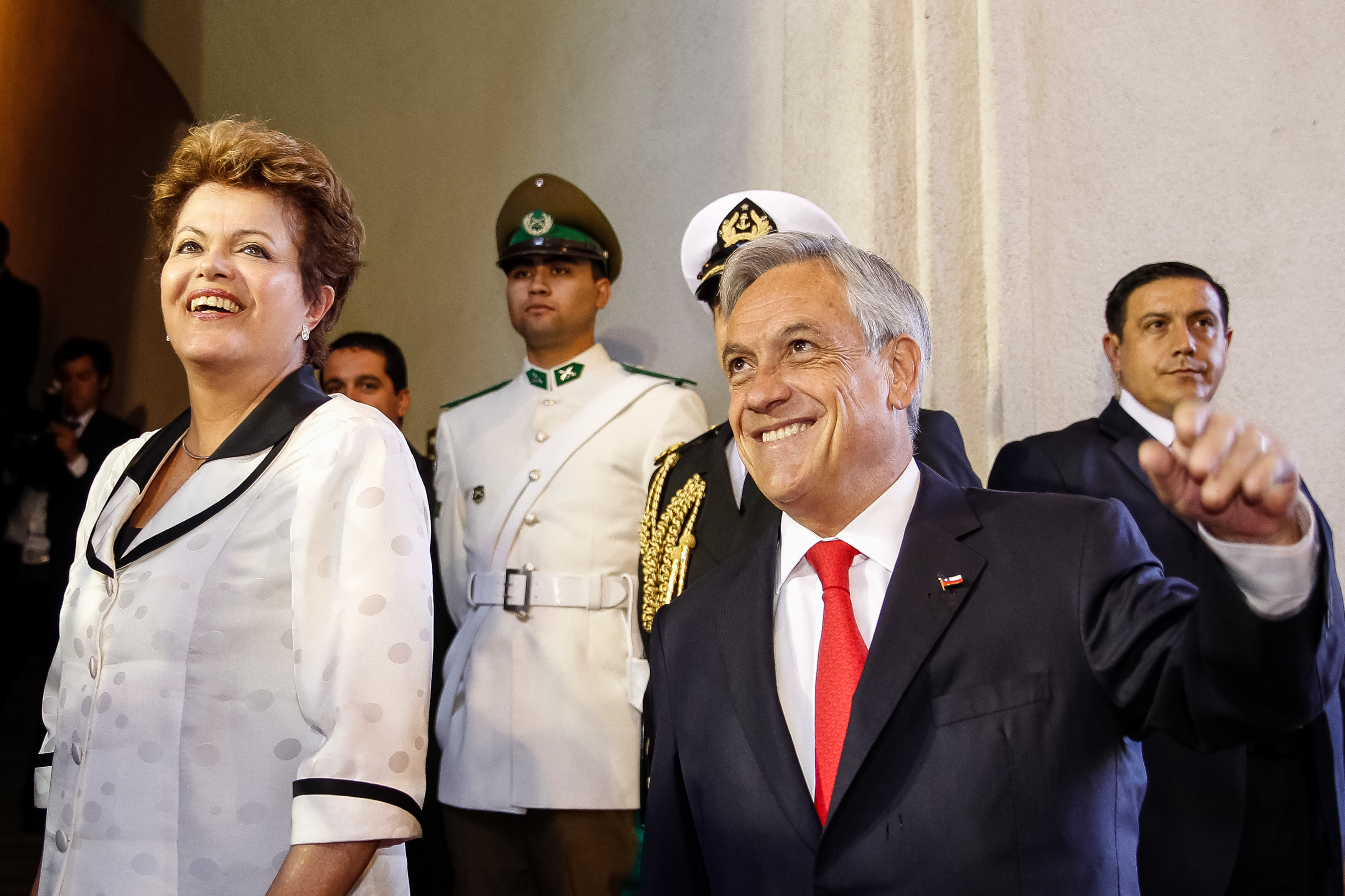 Presidenta Dilma Rousseff é recebida pelo Presidente da República do Chile, Sebastián Piñera durante chegada ao Palácio La Moneda. Santiago - Chile, 26/01/2013