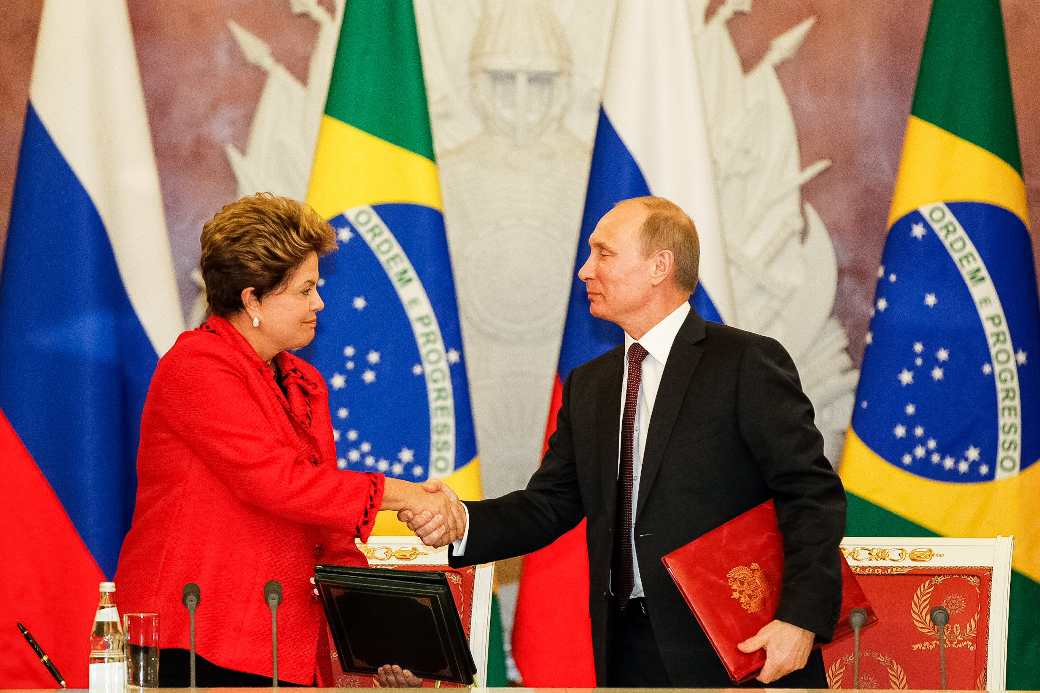 Presidenta Dilma Rousseff durante cerimônia de assinatura de atos com o Presidente da Federação Russa, Vladimir Putin. Moscou - Rússia, 14/12/2012