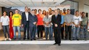 Presidenta Dilma Rousseff posa para foto com trabalhadores das obras de modernização do estádio de futebol Governador Magalhães Pinto - Mineirão. Belo Horizonte-MG, 21/12/2012