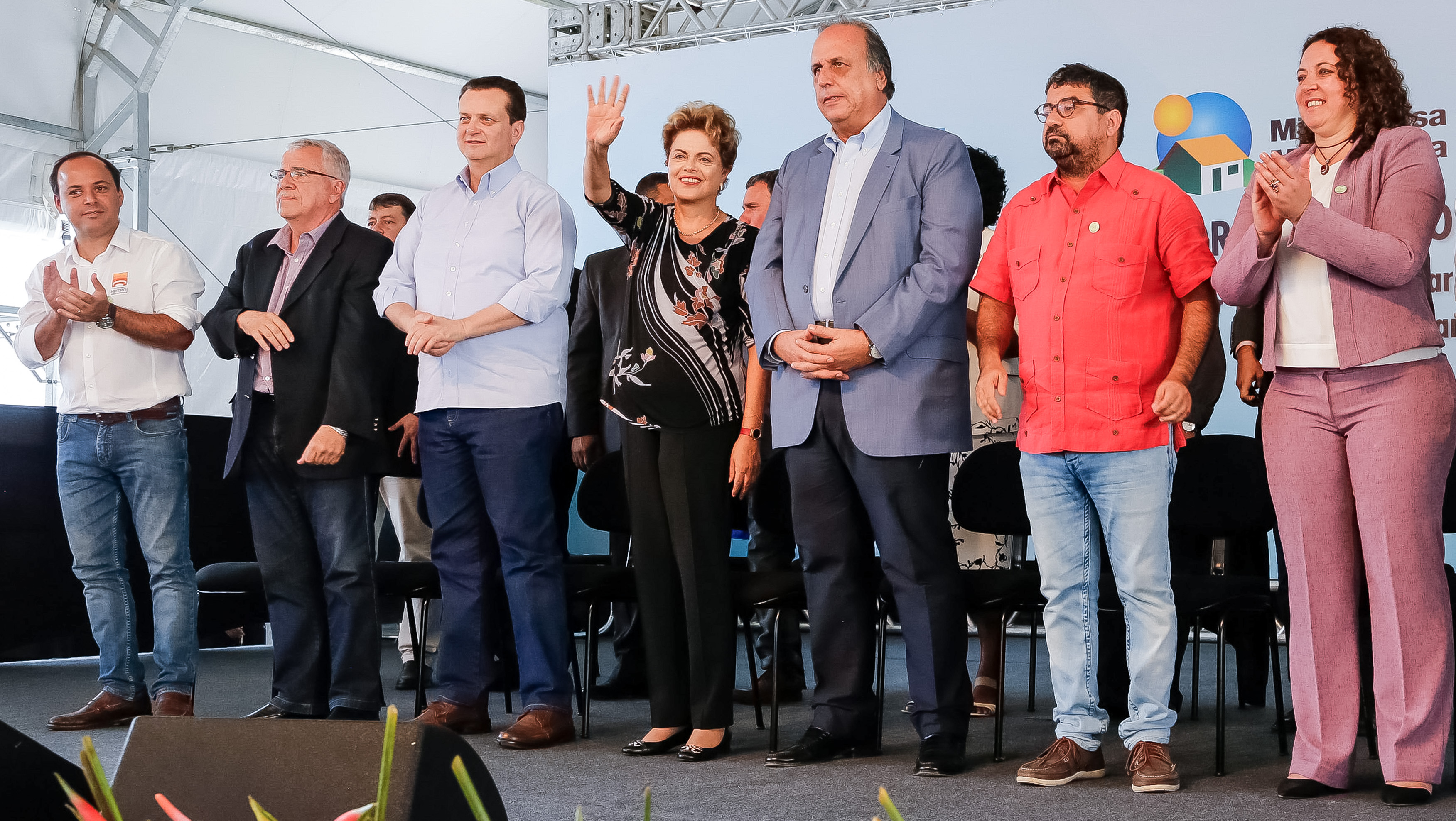 Presidenta Dilma Rousseff durante cerimônia de entrega de 2.932 unidades habitacionais dos Residenciais Carlos Marighella e Carlos Alberto Soares de Freitas, do Programa Minha Casa Minha Vida. Itaipuaçu-RJ, 31/07/2015