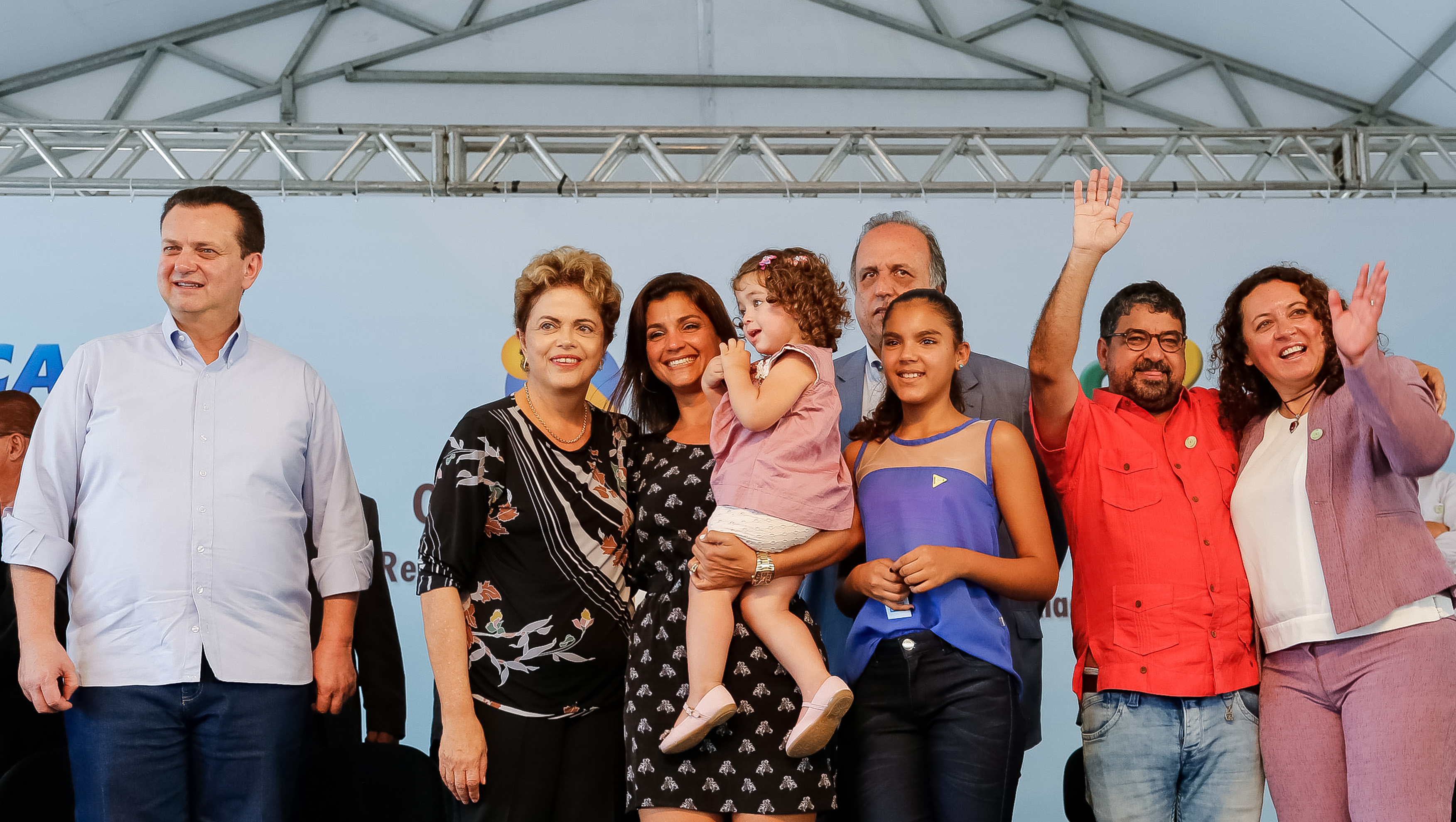  Presidenta Dilma Rousseff durante entrega das chaves de unidade habitacional à senhora Magaly Silva da Conceição e família, contemplada do Programa Minha Casa Minha Vida, dos residenciais Carlos Marighella e Carlos Alberto Soares de Freitas. Itaipuaçu-RJ, 31/07/2015