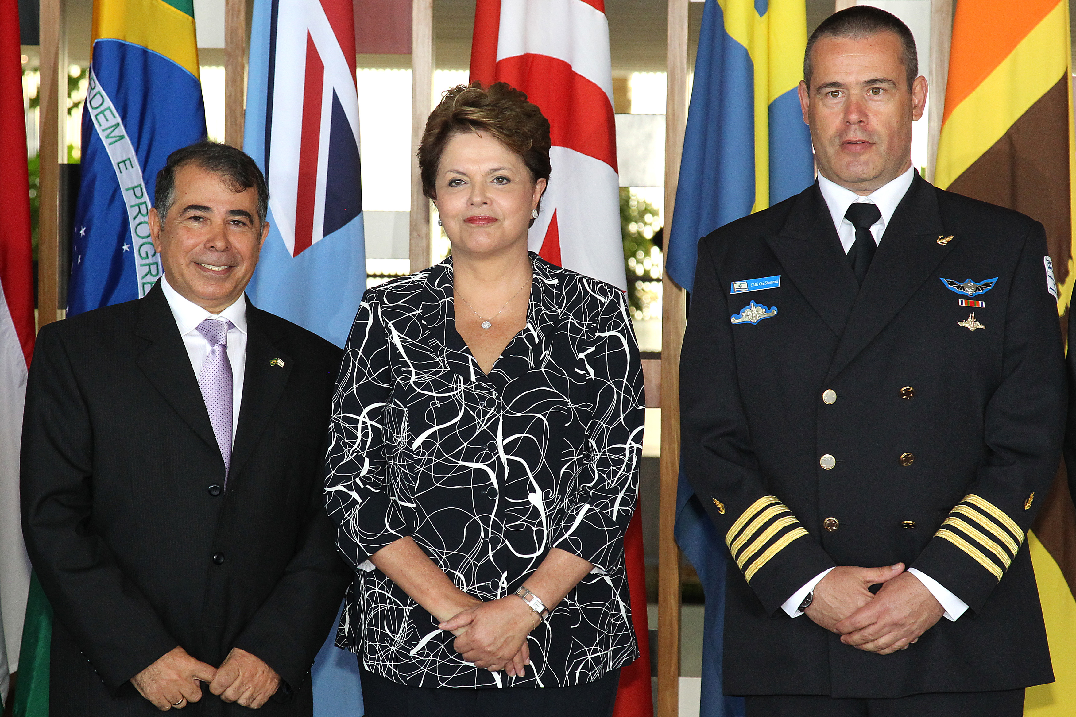 Presidenta Dilma Rousseff com o Sr. Rafael Eldad, embaixador de Israel, durante cerimônia de entrega de cartas credenciais no palácio Itamaraty. Brasília-DF, 23/02/2012