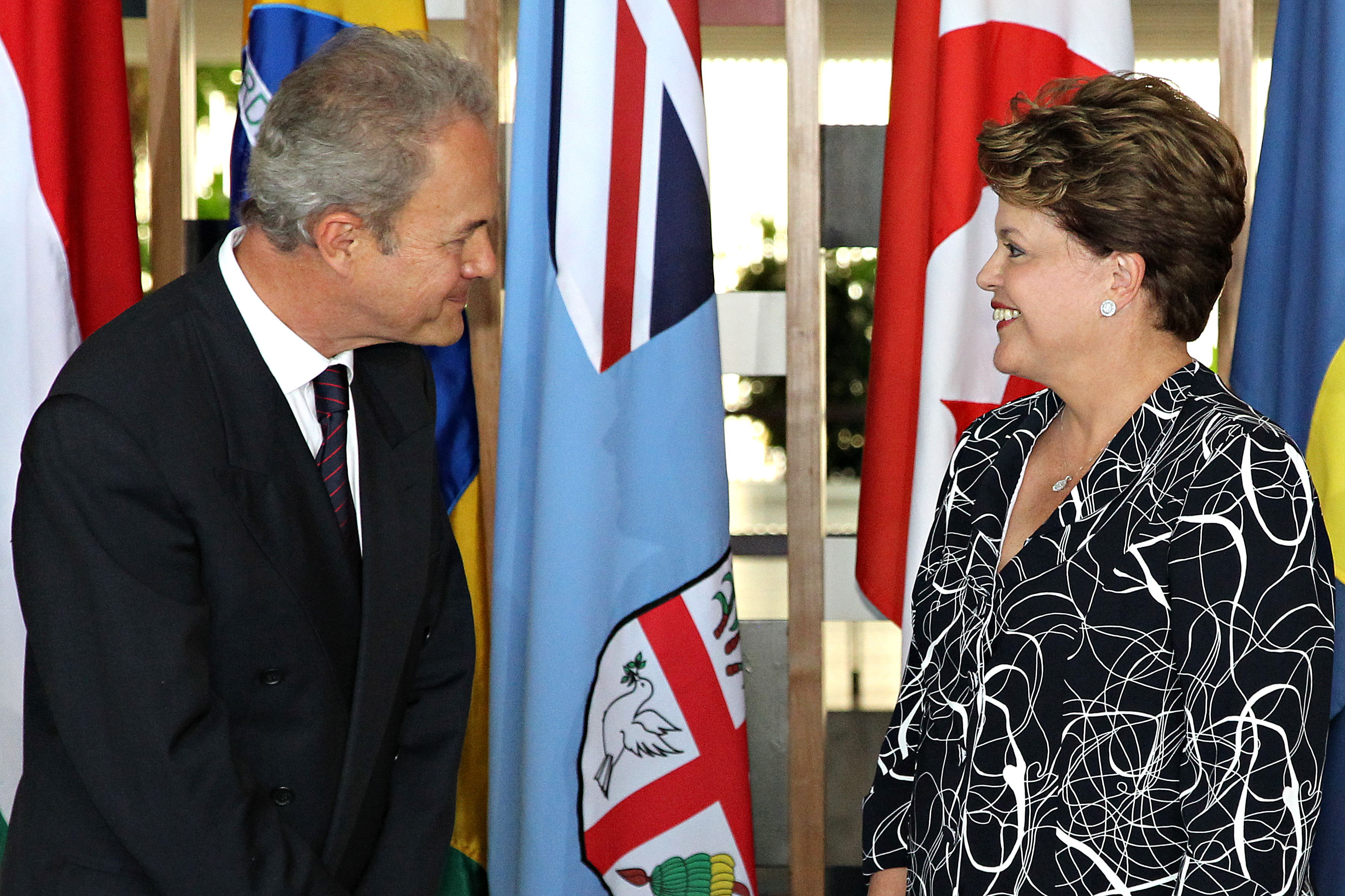 Presidenta Dilma Rousseff com o Sr. Magnus Robach, embaixador da Suécia, durante cerimônia de entrega de cartas credenciais no palácio Itamaraty. Brasília-DF, 23/02/2012