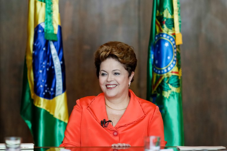  Presidenta Dilma Rousseff durante entrevista para o Grupo RBS, no Palácio da Alvorada. Brasília-DF, 06/11/2013  