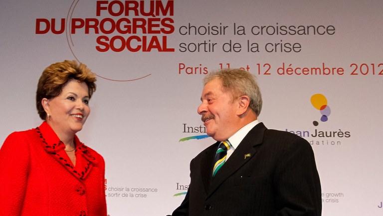 Presidenta Dilma Rousseff durante participação no " Fórum pelo progresso social: o crescimento como saída da crise", co-organizado pelo instituto Lula e pela fundação Jean Jaurès. Paris - FR, 11/12/2012 