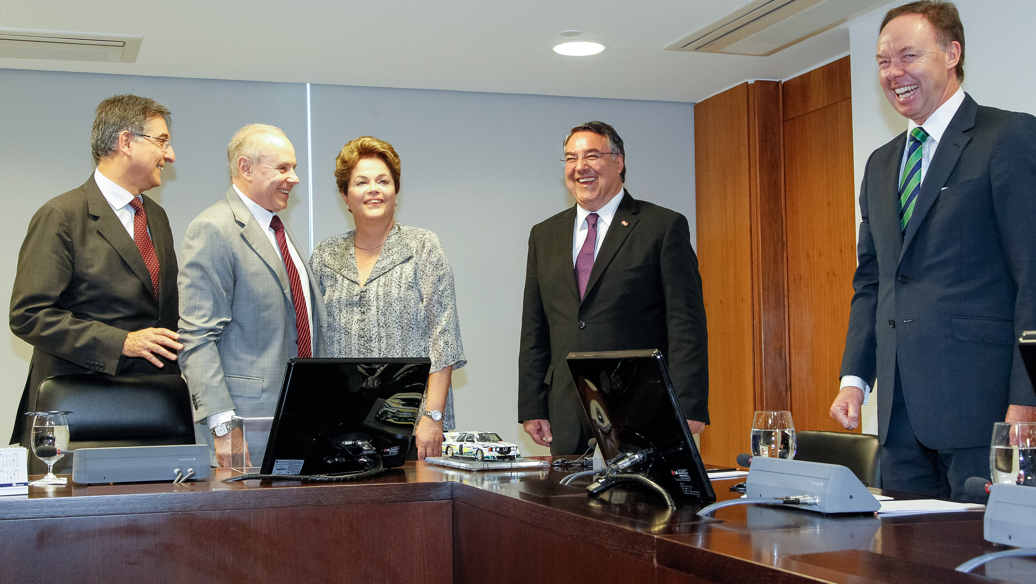 Presidenta Dilma Rousseff recebe Ian Robertson vice-presidente e membro do Conselho de Administração da BMW AG, Vendas e Marketing. Brasília - DF, 22/10/2012