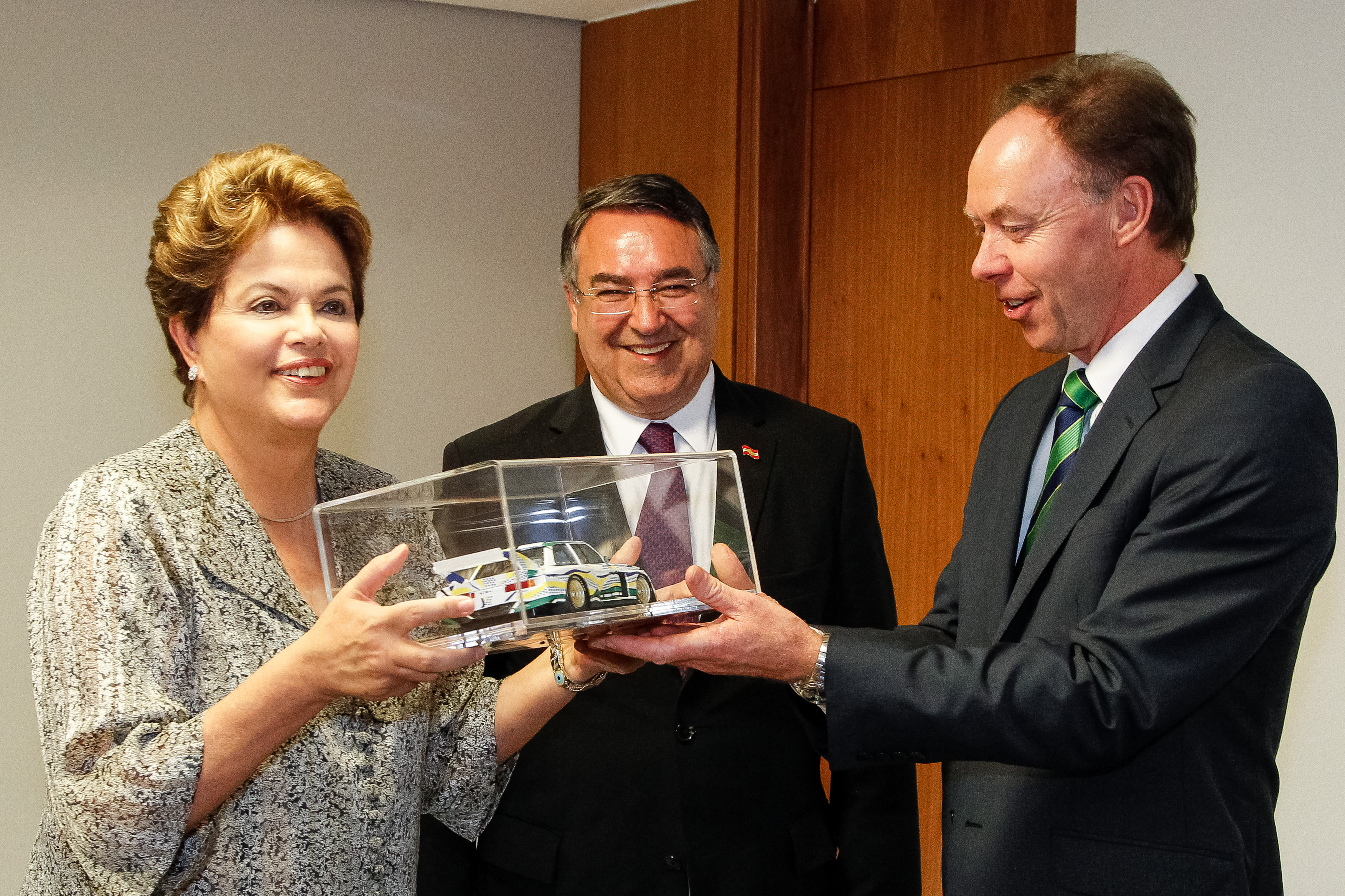 Presidenta Dilma Rousseff recebe Ian Robertson vice-presidente e membro do Conselho de Administração da BMW AG, Vendas e Marketing. Brasília - DF, 22/10/2012