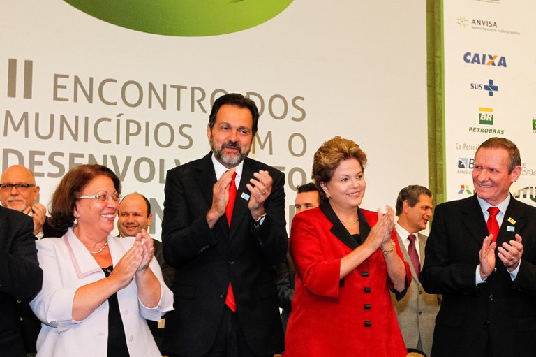 Presidenta Dilma Rousseff durante cerimônia de abertura do II Encontro dos Municípios com o Desenvolvimento Sustentável. Brasília - DF, 23/04/2013