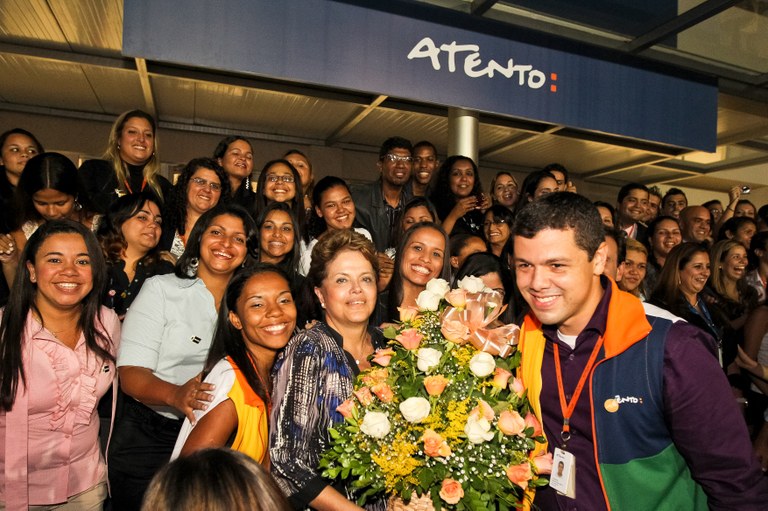 Presidenta Dilma Rousseff durante a Inauguração da Central de Atendimento de Madureira da Atento/Telefônica. Rio de Janeiro - RJ, 21/03/2012