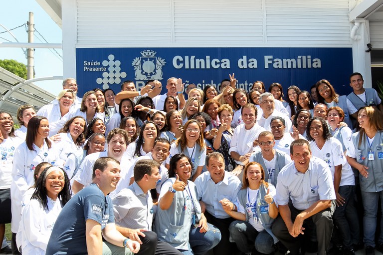 Presidenta Dilma Rousseff durante a cerimônia de inauguração da Clínica da Família Joãosinho Trinta e celebração da marca de 2 milhões de cariocas atendidos pelo Programa Saúde da Família. Rio de Janeiro - RJ, 21/03/2012