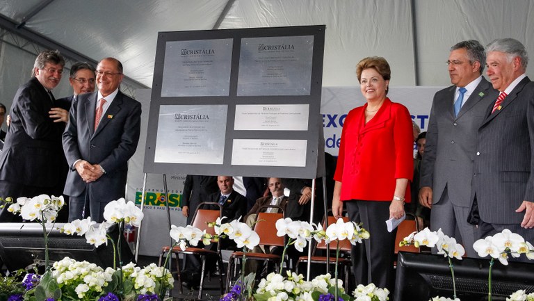 Presidenta Dilma Rousseff durante cerimônia de inauguração da nova fábrica de biotecnologia e de citotásticos e ampliação da farmoquímica do Complexo Industrial Cristália. Itapira - SP, 13/08/2013