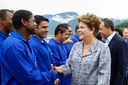 Presidenta Dilma Rousseff cumprimenta trabalhadores durante cerimônia de inauguração da Unidade de Fabricação de Estruturas Metálicas - UFEM.  Itaguaí - RJ, 01/03/2013