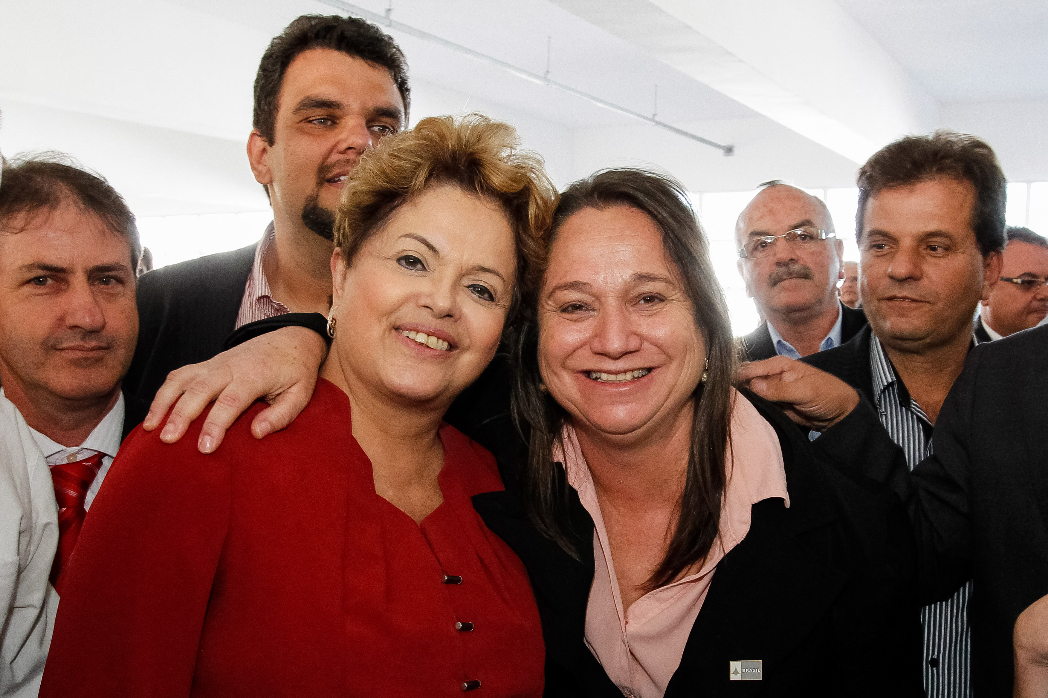 Presidenta Dilma Rousseff posa para foto com prefeitos da região durante visita ao campus avançado da Universidade Federal de Alfenas - Unifal em Varginha. Varginha - MG, 07/08/2013