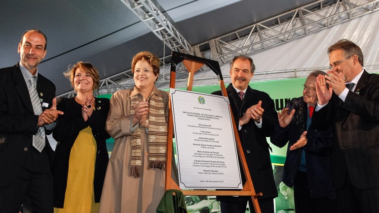 Presidenta Dilma Rousseff durante descerramento da  placa de inauguração do Campus Osório do Instituto Federal do Rio Grande do Sul - IFRS. Osório - RS, 09/08/2013