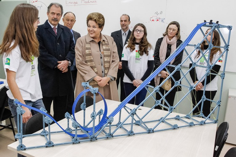 Presidenta Dilma Rousseff visita as instalações durante a cerimônia de inauguração do Campus Osório do Instituto Federal do Rio Grande do Sul - IFRS e  formatura do Programa Nacional de Acesso ao Ensino Técnico e Emprego (PRONATEC). Osório - RS, 09/08/2013