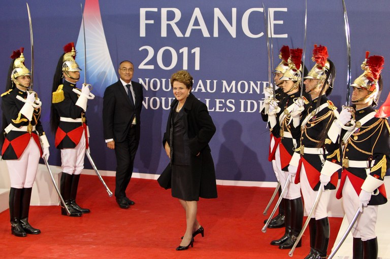  Presidenta Dilma Rousseff durante chegada para o jantar de trabalho na Cúpula de Líderes do G20. Cannes - França, 03/11/2011