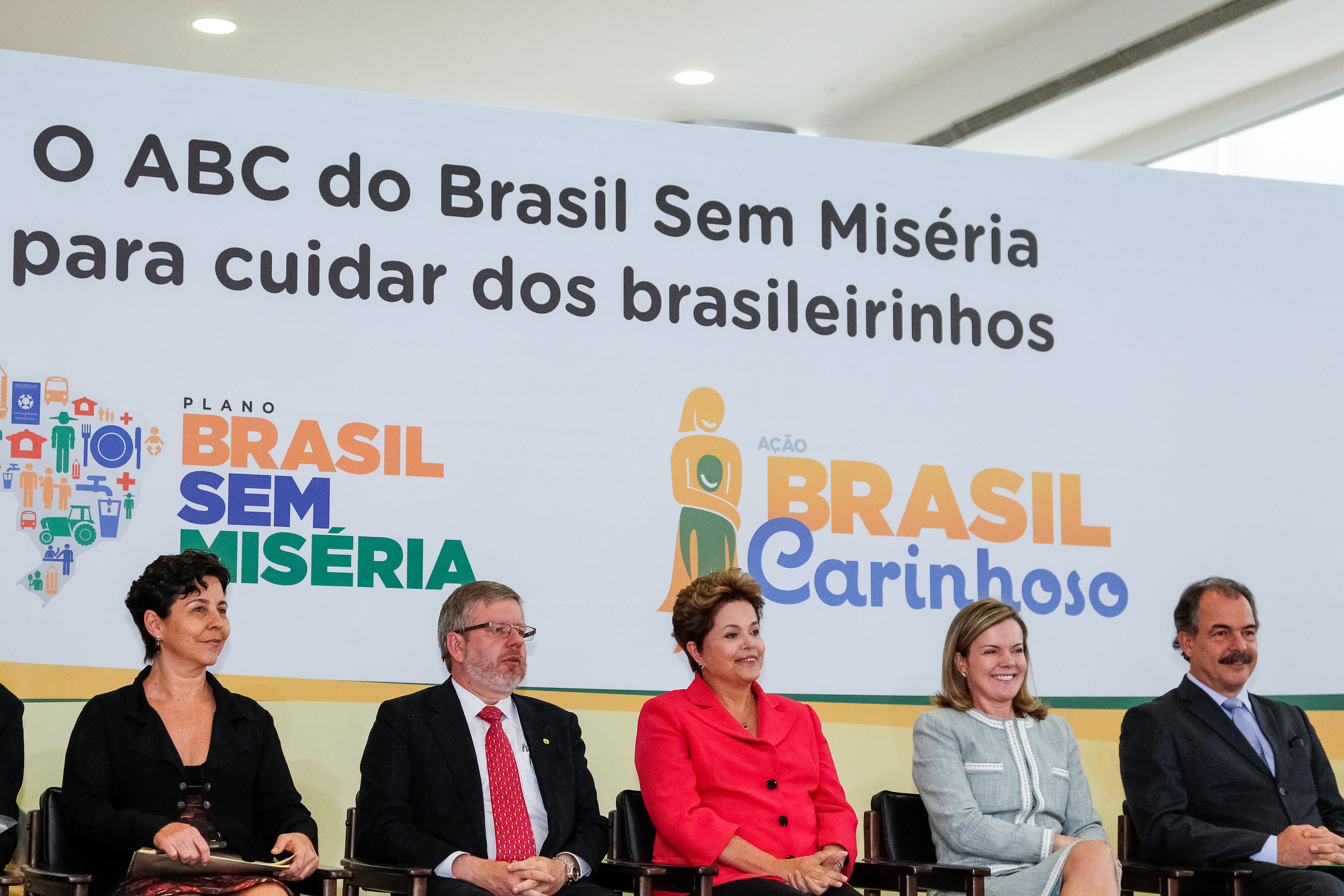 Presidenta Dilma Rousseff durante cerimônia de lançamento da Agenda de Atenção Básica à Primeira Infância e de assinatura de termos de compromisso para construção de creches do Programa ProInfância/PAC2. Brasília - DF, 14/05/2012