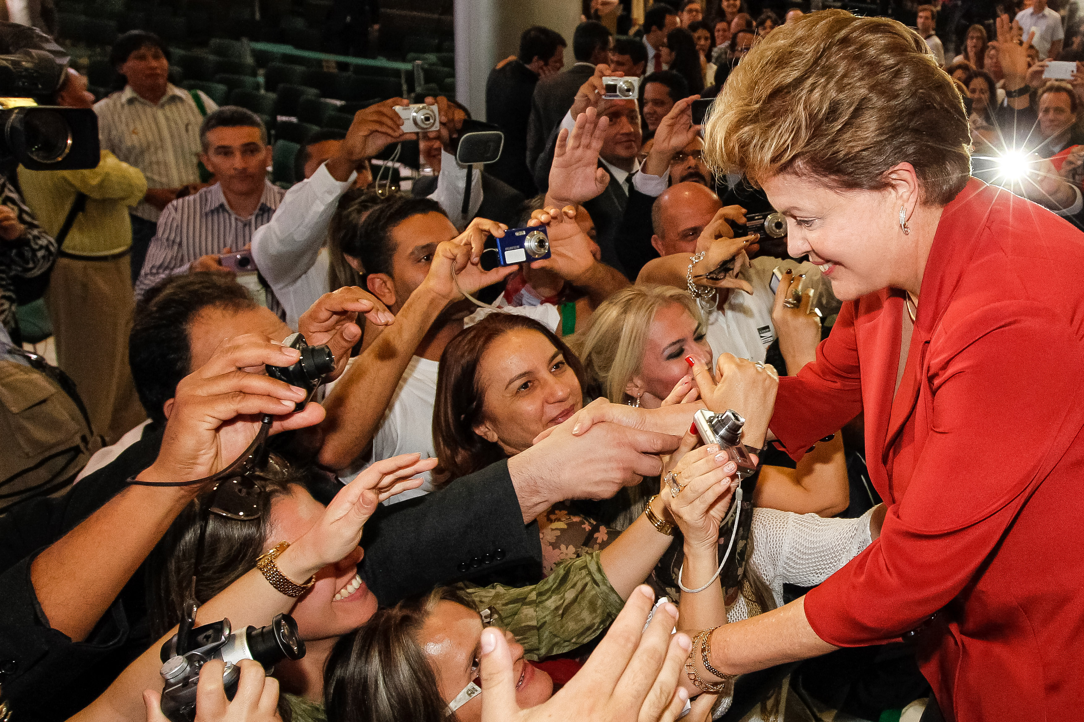 Presidenta Dilma Rousseff durante a cerimônia de Lançamento do Pacto Nacional pela Saúde - Mais Hospitais e Unidades de Saúde, Mais Médicos e Mais Formação. Brasília-DF, 08/07/2013