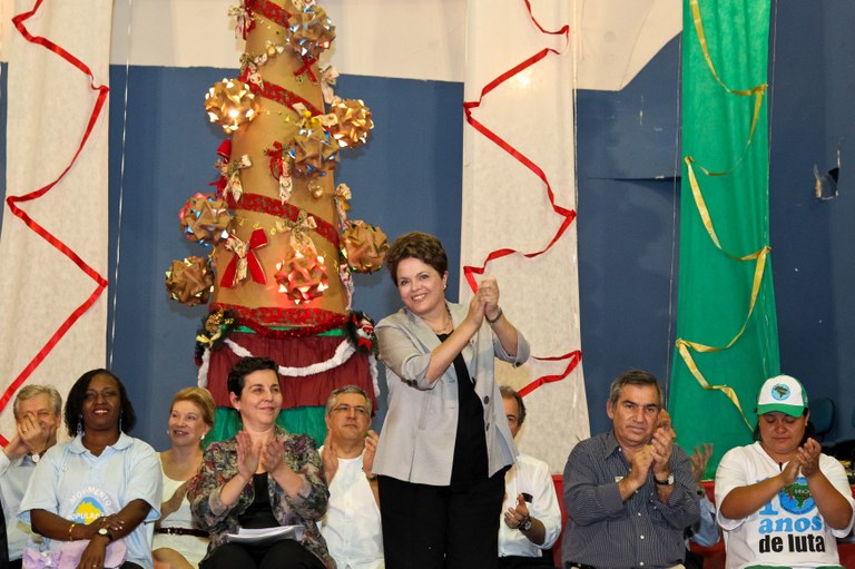 Presidenta Dilma Rousseff durante a cerimônia de celebração de Natal dos catadores de materiais recicláveis e da população em situação de rua. São Paulo - SP, 22/12/2011