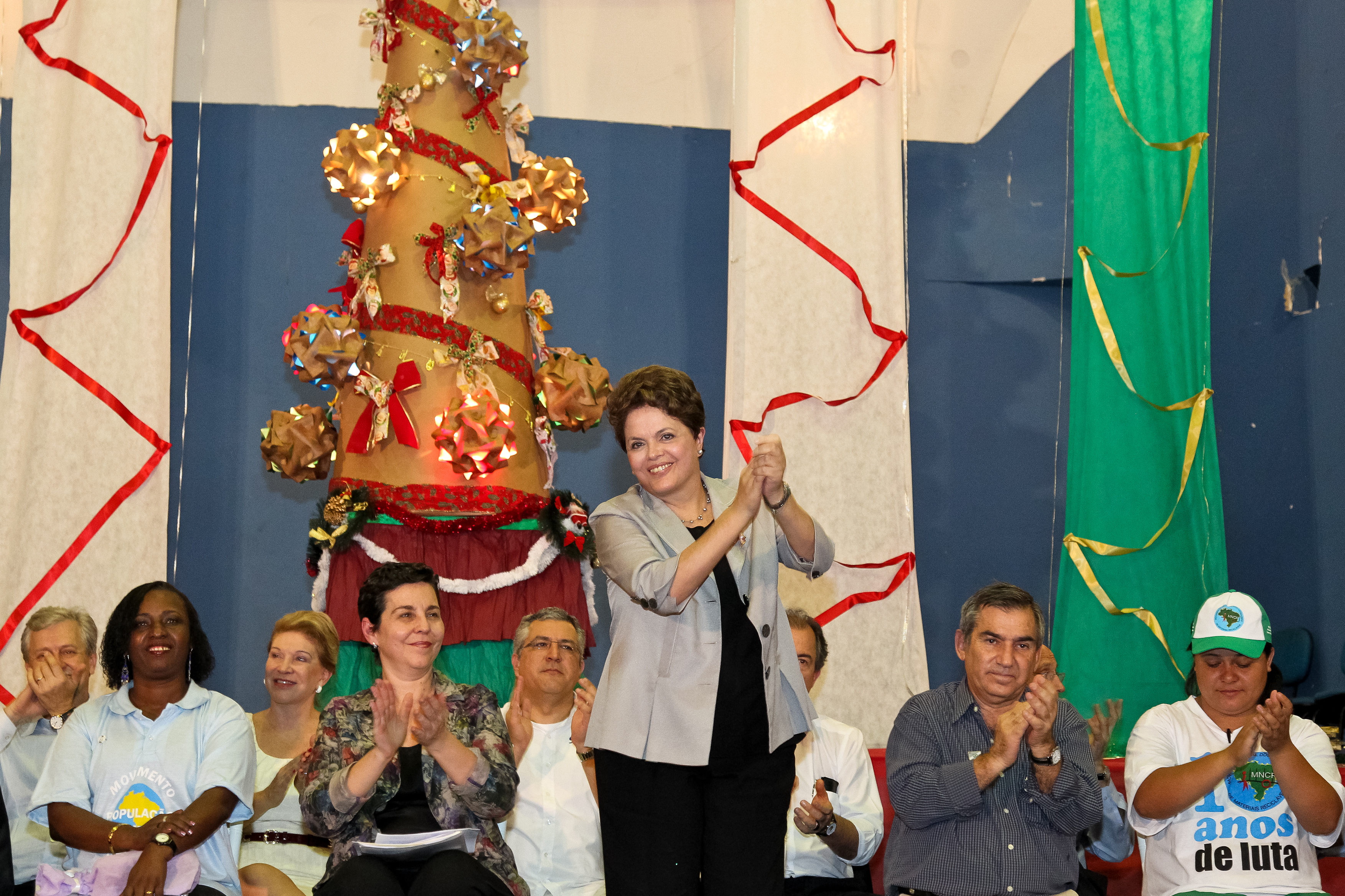 Presidenta Dilma Rousseff durante a cerimônia de celebração de Natal dos catadores de materiais recicláveis e da população em situação de rua. São Paulo - SP, 22/12/2011